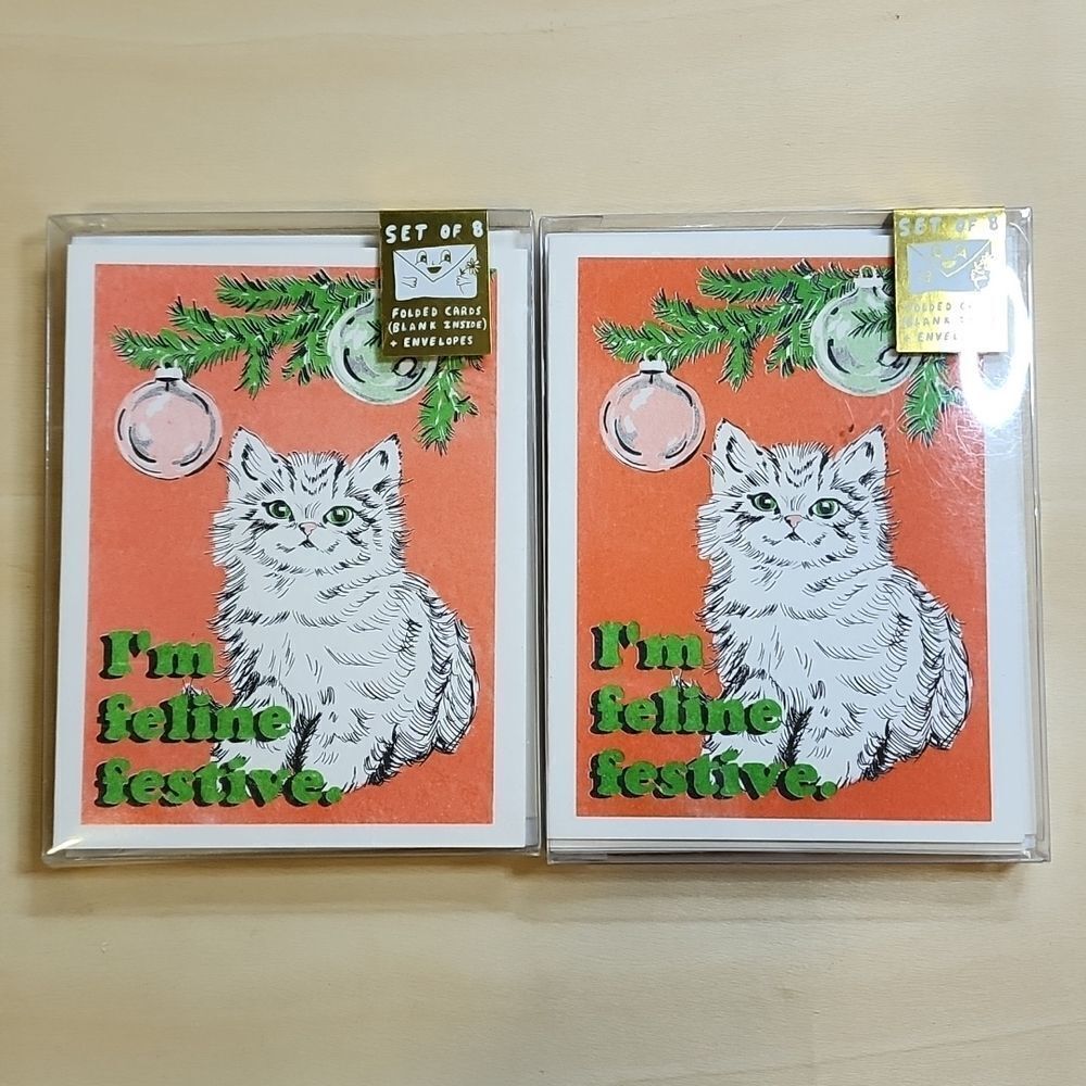 Christmas Holiday 16 Greeting Cards and Envelopes (blank inside).